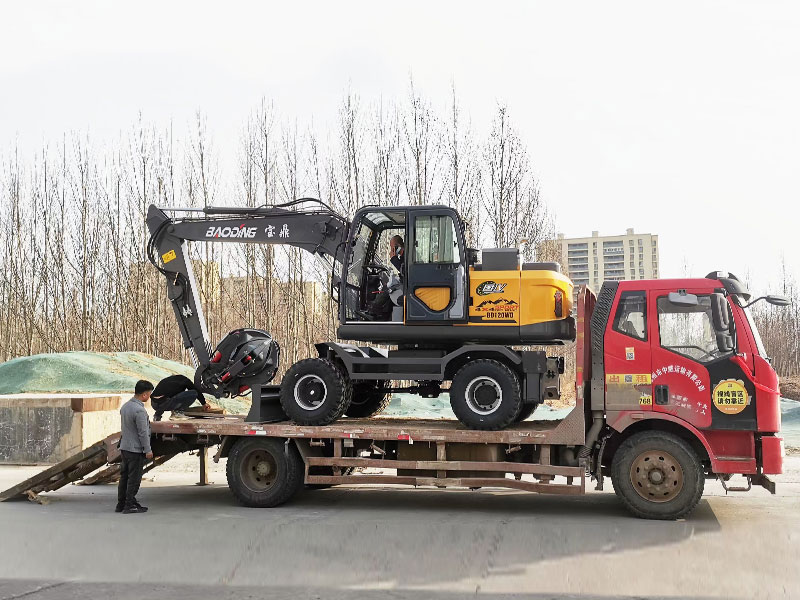 8月热销！宝鼎轮式抓木机每日发车不停