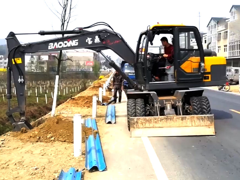 宝鼎轮式挖掘机