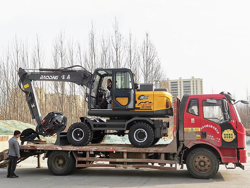 高效钢材处理的利器——宝鼎BD120WD轮式梅花抓抓木机