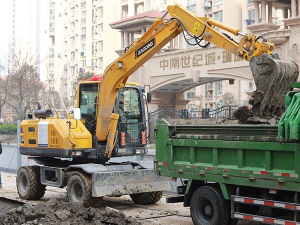 2022年二手挖掘机市场如此火热，我们该如何抉择？