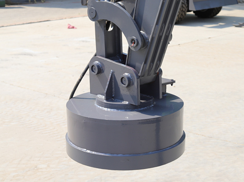 油电两用轮式抓铁机带电吸盘 电磁吸盘