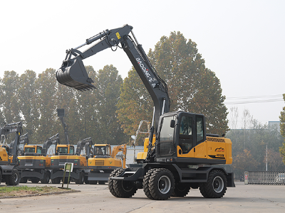 宝鼎轮式挖掘机，农田利器