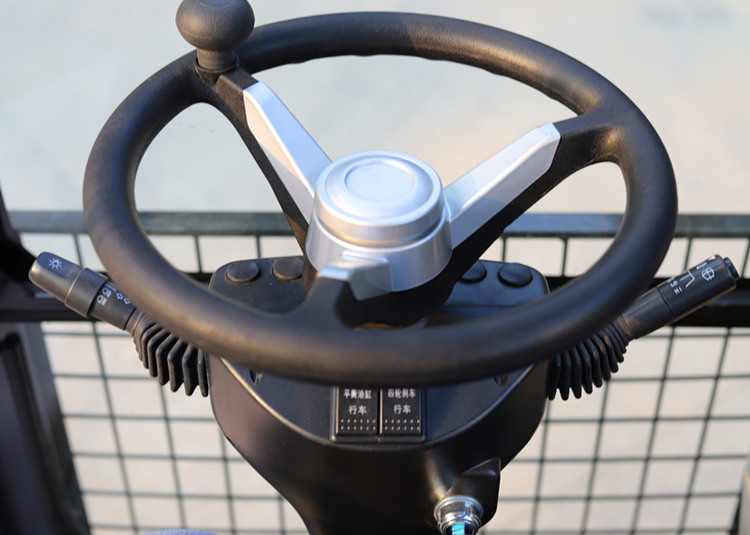 小尺寸方面盘灵活