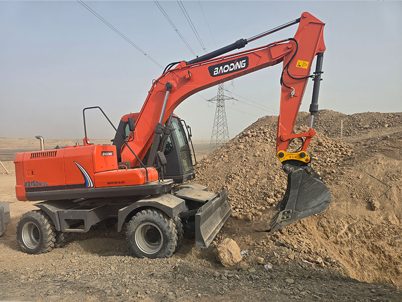 宝鼎轮式挖掘机，农业基建得力助手