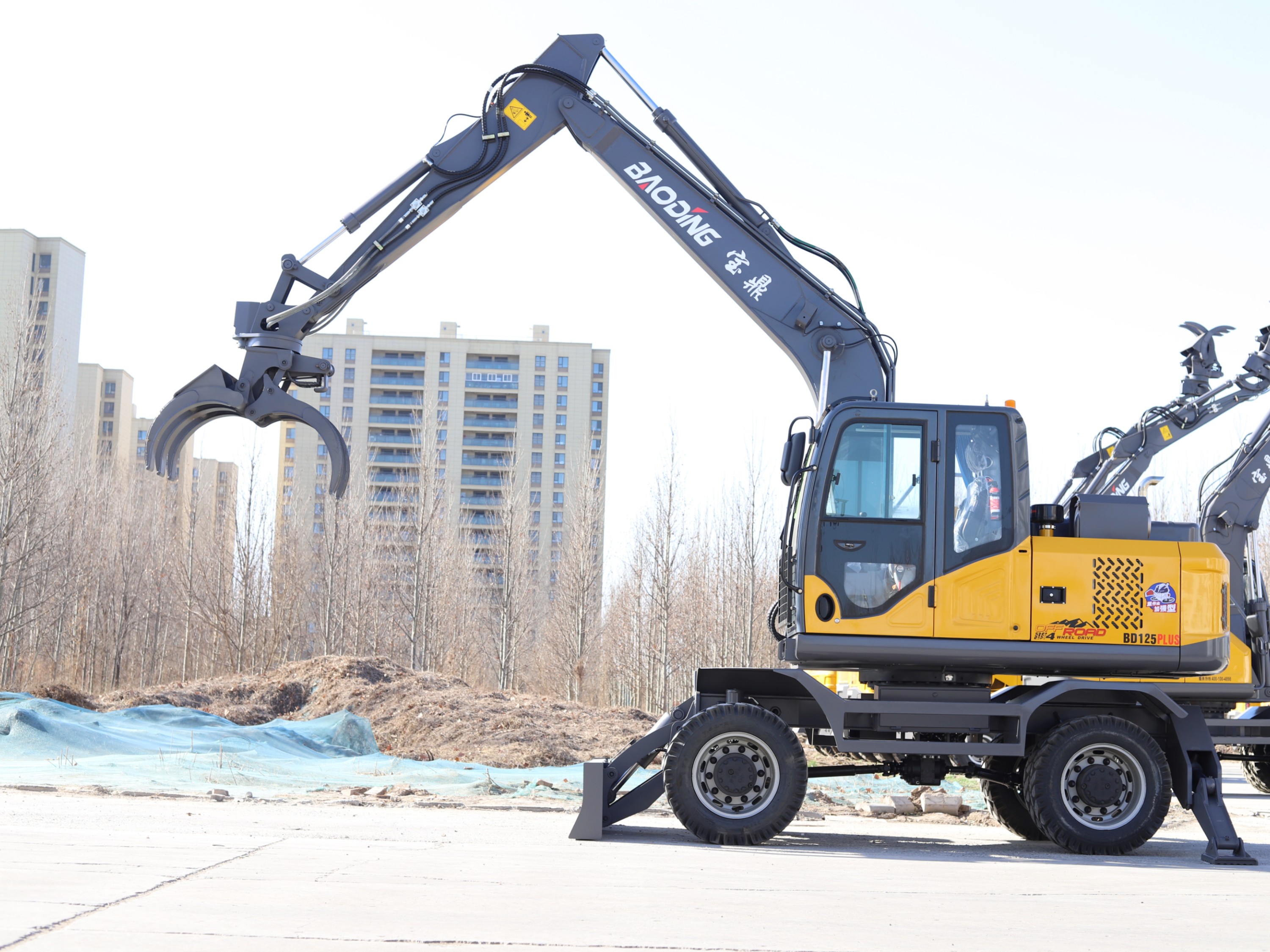 宝鼎BD125PLUS轮式抓木机全面解析