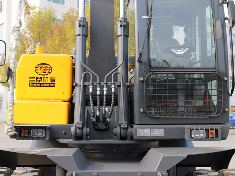 宝鼎135轮式挖掘机