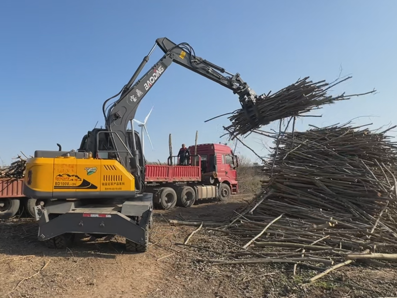 宝鼎抓木机亮点解析：液压、结构件、电控系统三合一