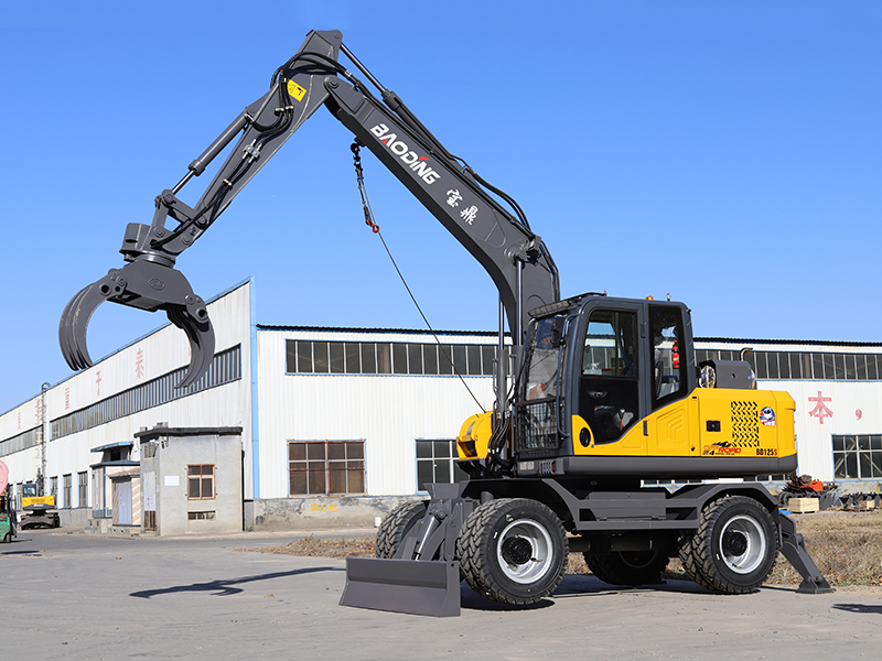 宝鼎125S轮式抓木机带卷扬机