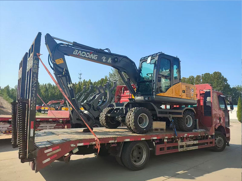 宝鼎挖掘机出口老挝