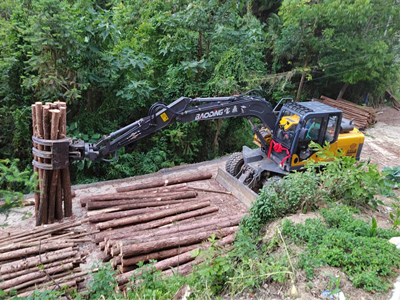 宝鼎抓木机厂家于广东加设服务办事处