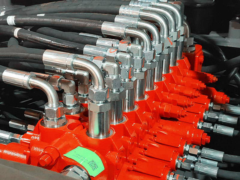 BD95W轮式抓木机 95抓木机主阀部件