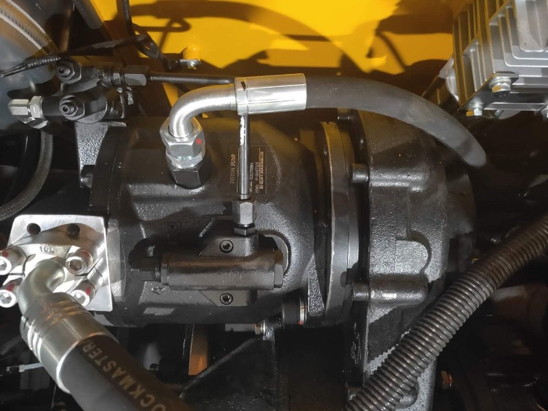 BD95W轮式抓木机 BD95抓木机进口柱塞泵