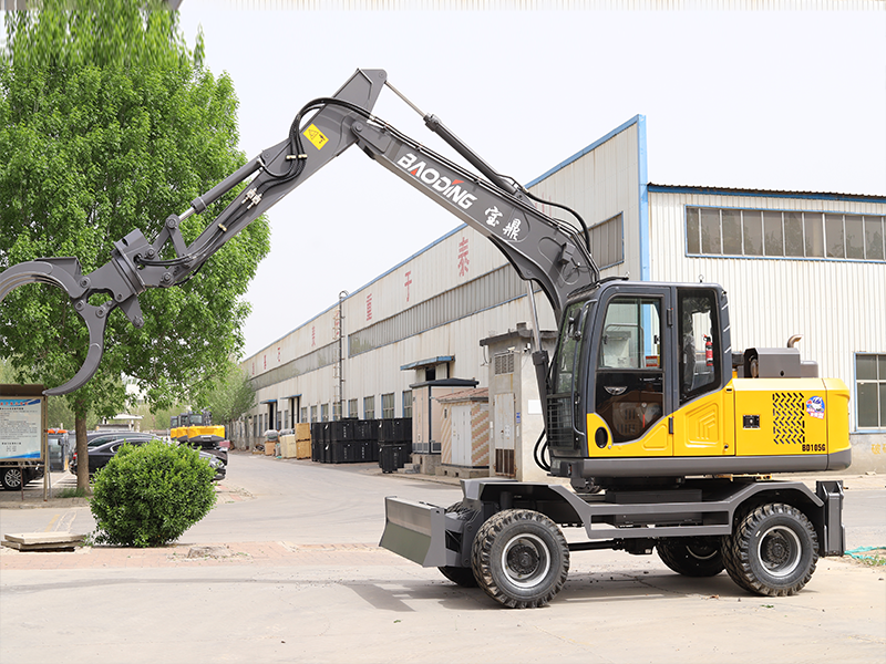 宝鼎 105G 抓木机用 小巧机身 征服崎岖地形