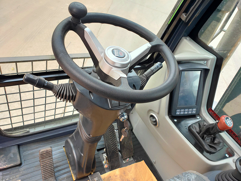 宝鼎BD105轮式抓木机 宝鼎BD105轮式抓木机