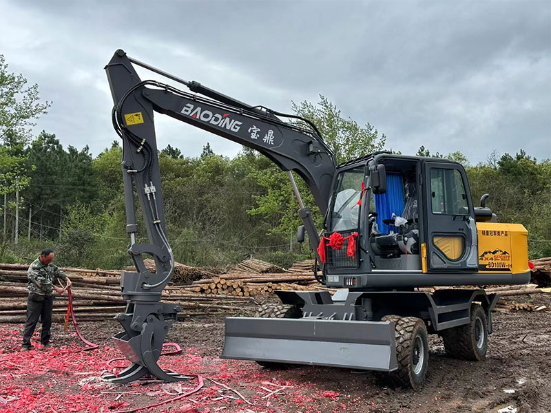 宝鼎BD100-9H轮式抓木机