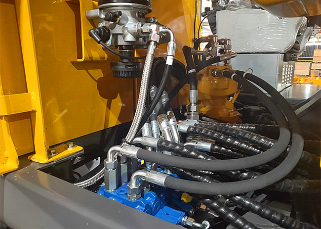 宝鼎80轮式挖掘机液压系统