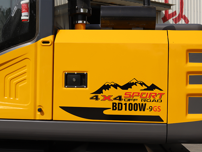 新款轮式抓木机