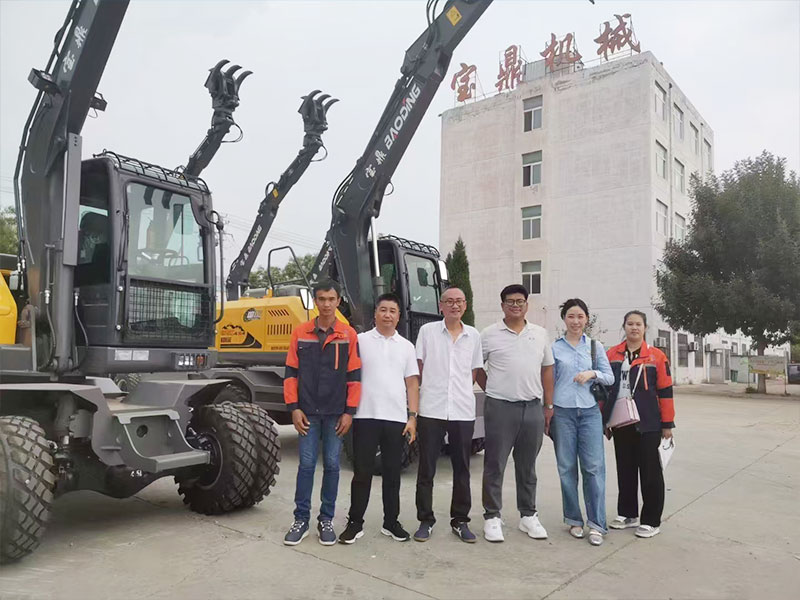 宝鼎抓木机再获国际青睐，泰国客户洽谈采购合作