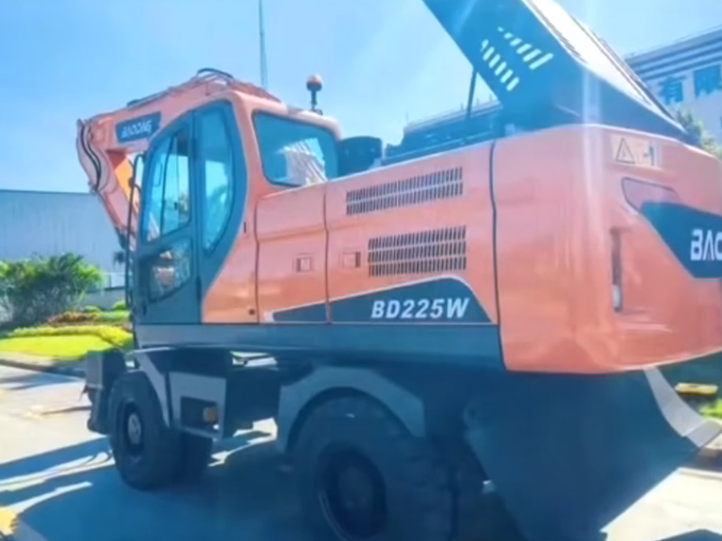 宝鼎BD225挖掘机