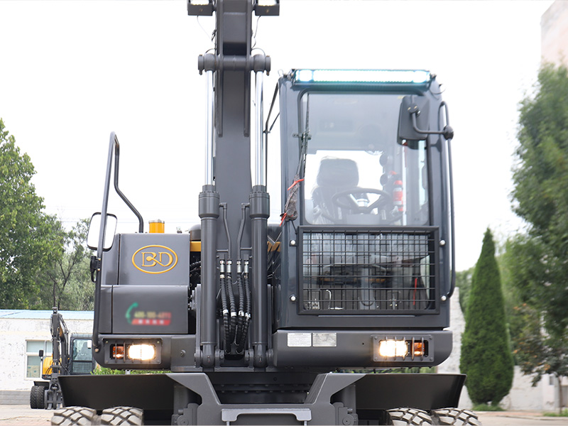 宝鼎110H抓木机外观