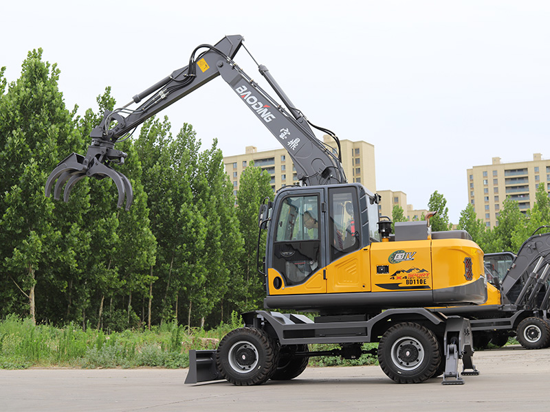 宝鼎BD110E轮式抓木机