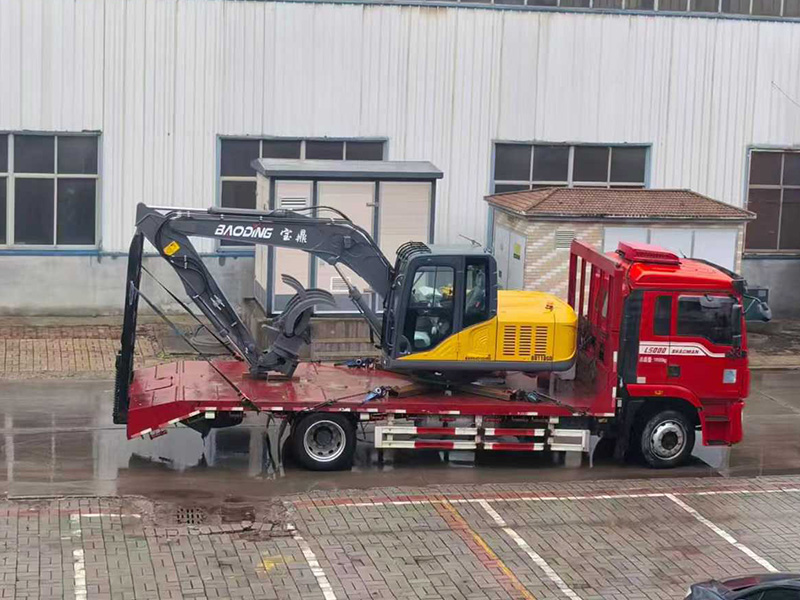 宝鼎110电动抓木机