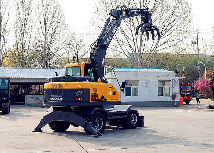 遥遥的宝鼎抓木机